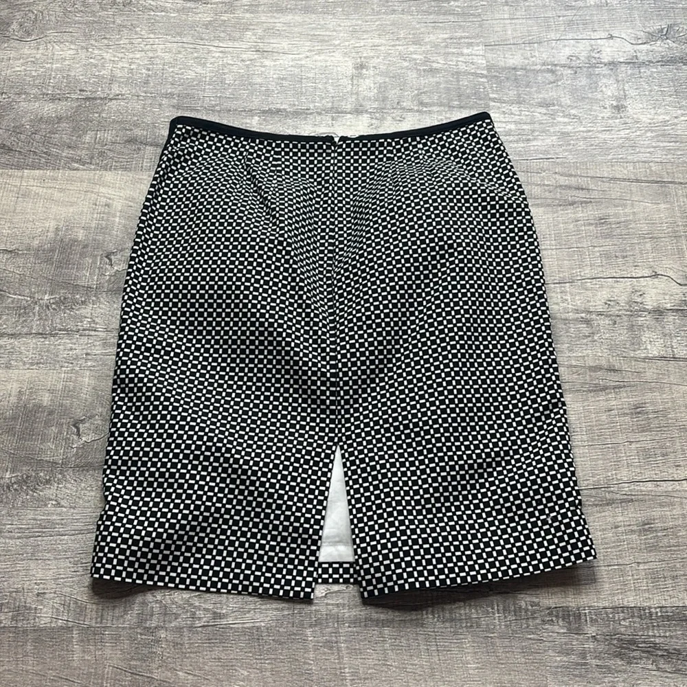 White‎ House Black Market Pencil Skirt